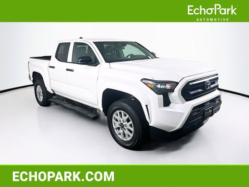 Used 2025 Toyota Tacoma SR image 1