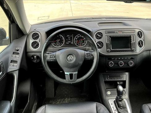 Used 2016 Volkswagen Tiguan SE image 6