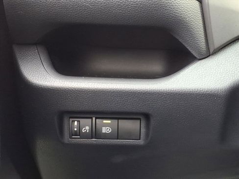 Used 2019 Toyota RAV4 LE image 31