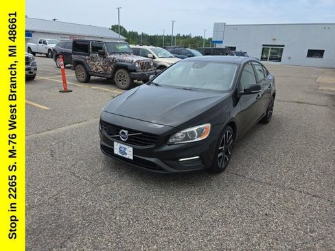 Used 2018 Volvo S60 T5 Dynamic w/ Vision Package FWD image 4