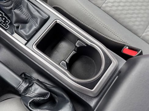 Used 2020 Toyota Tacoma SR5 image 19