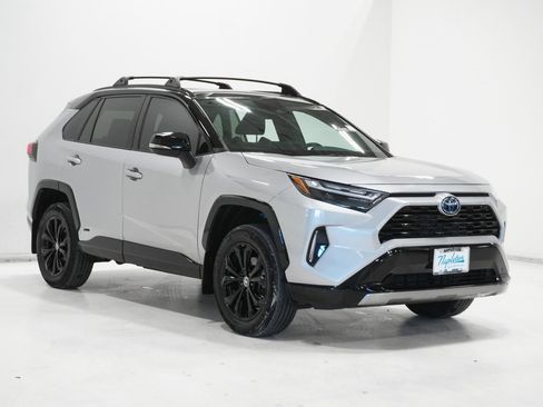 Used 2022 Toyota RAV4 XSE w/ XSE Grade Weather Package image 4