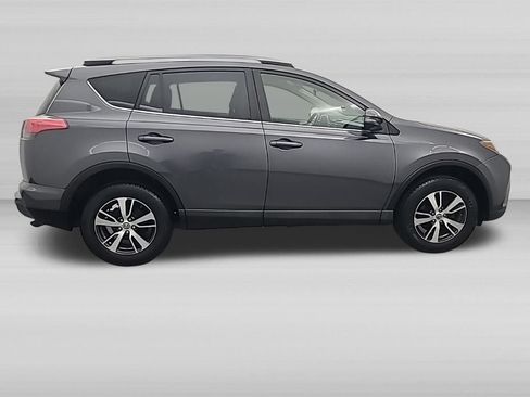 Used 2018 Toyota RAV4 XLE w/ Plus Extra Value Package FWD image 3