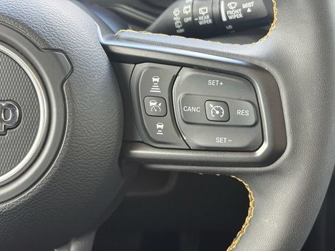 Used 2024 Jeep Wrangler Unlimited AWD/4WD image 23