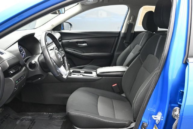 Used 2025 Nissan Sentra SV w/ All-Weather Package FWD image 6
