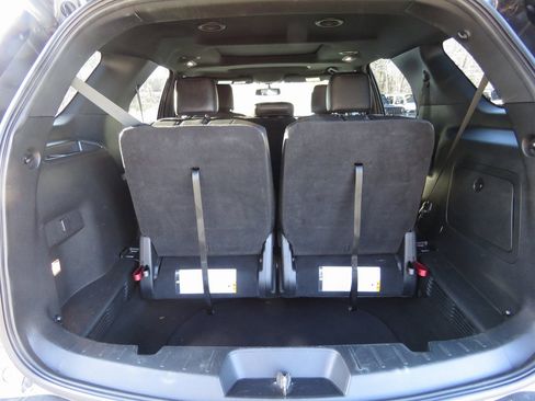 Used 2018 Ford Explorer XLT w/ Equipment Group 202A image 18