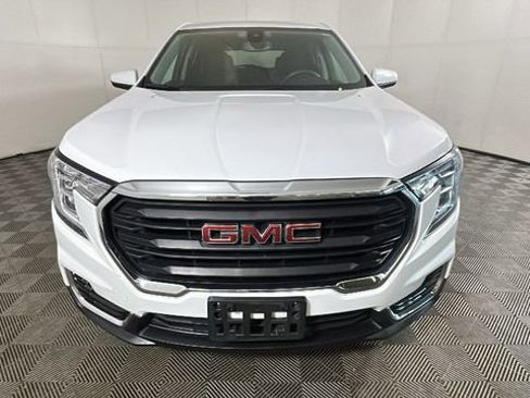 Used 2024 GMC Terrain SLE FWD image 8