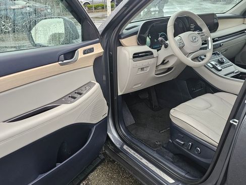 Used 2023 Hyundai Palisade Limited image 18