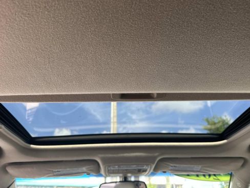 Used 2011 Toyota Camry Hybrid image 14