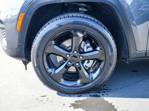 Used 2022 Jeep Grand Cherokee Altitude image 9