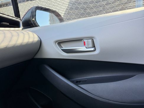 Used 2020 Toyota Corolla LE FWD image 21