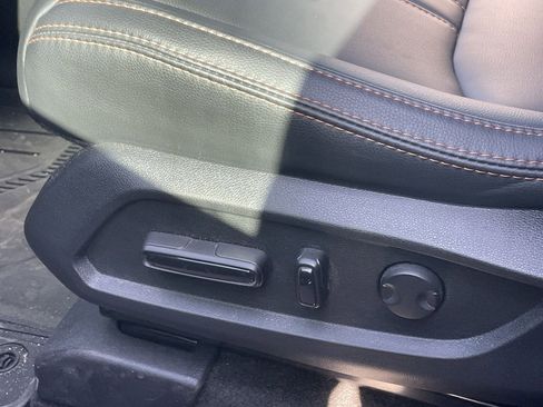 Used 2025 Honda Pilot TrailSport image 7