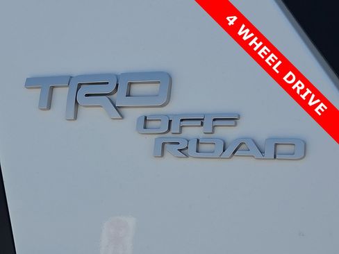 Used 2024 Toyota 4Runner TRD Off-Road Premium w/ Moonroof Package AWD/4WD image 8
