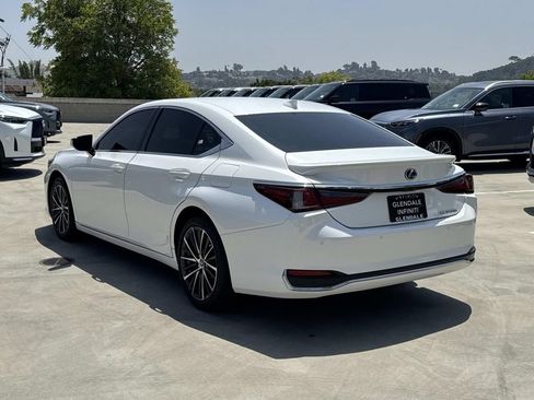 Used 2025 Lexus ES 300h w/ Premium Package FWD image 4