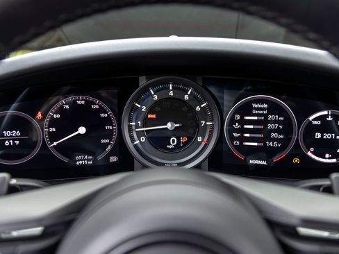 Certified 2022 Porsche 911 Carrera 4S AWD/4WD image 39
