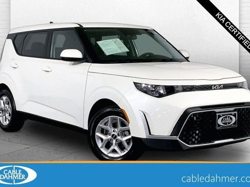 Used 2025 Kia Soul LX FWD image 1