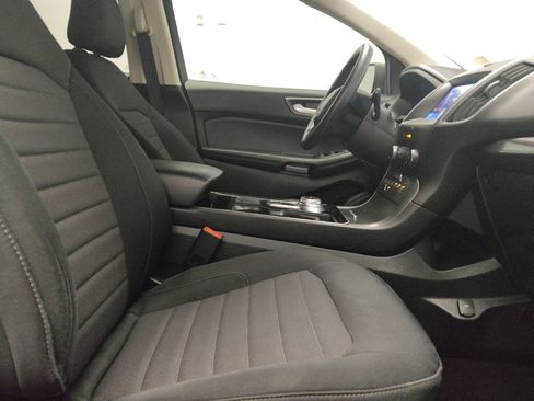 Used 2020 Ford Edge SE FWD image 21