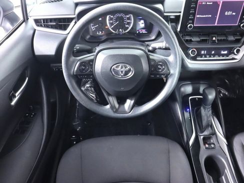 Used 2020 Toyota Corolla LE image 29