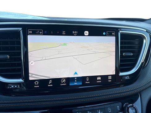 Used 2021 Chrysler Pacifica Pinnacle image 27