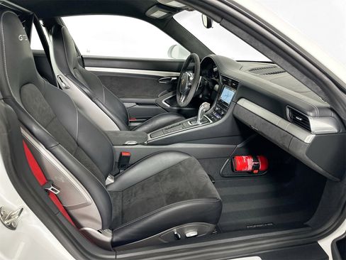 Used 2015 Porsche 911 GT3 image 24