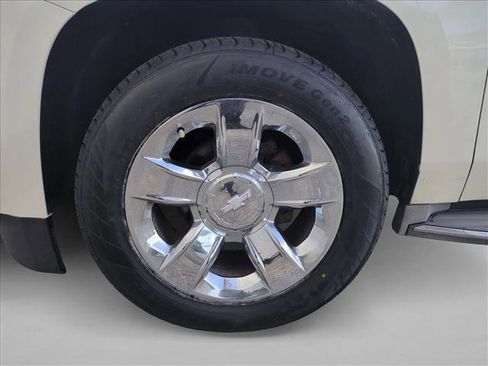 Used 2015 Chevrolet Suburban LTZ image 21