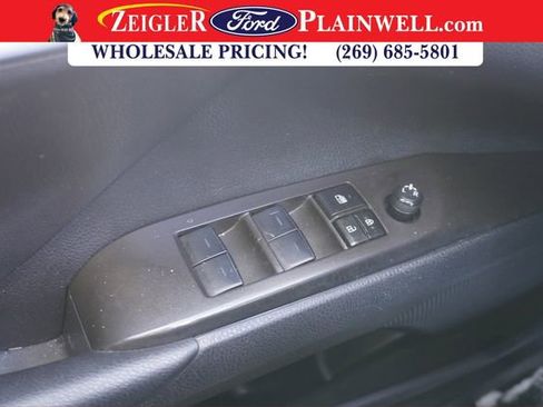 Used 2023 Toyota Camry SE image 23