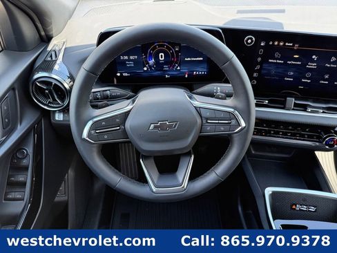 New 2026 Chevrolet Equinox LT w/ Convenience Package II FWD image 14