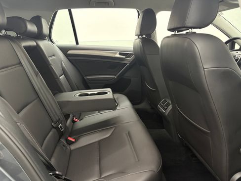 Used 2015 Volkswagen Golf TDI S FWD image 31