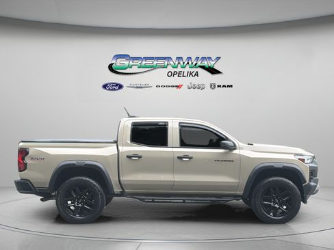 Used 2023 Chevrolet Colorado Trail Boss w/ Advanced Trailering Package AWD/4WD image 8