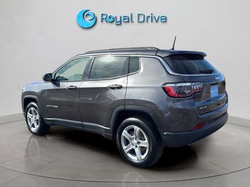Used 2024 Jeep Compass Latitude w/ Altitude Special Edition image 4