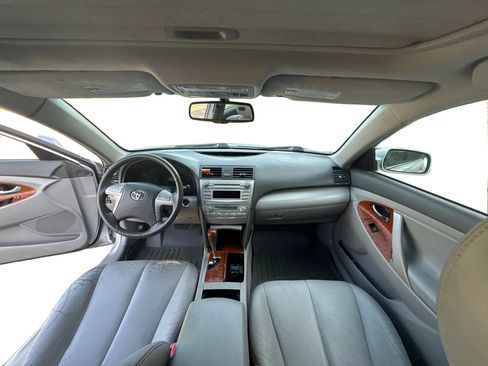 Used 2011 Toyota Camry XLE w/ XLE Extra-Value Pkg #2 FWD image 22