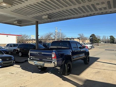 Used 2015 Toyota Tacoma PreRunner image 5