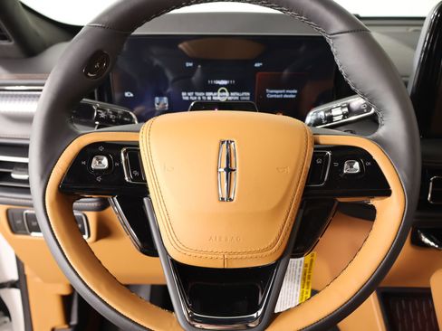 New 2026 Lincoln Aviator Black Label AWD/4WD image 3