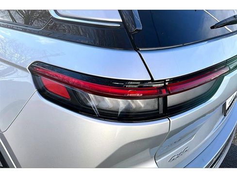 Certified 2024 Jeep Grand Cherokee Overland w/ Luxury Tech Group IV image 34