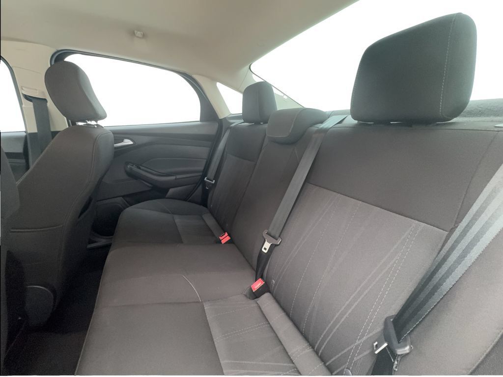 Used 2016 Ford Focus SE w/ SE Sport Package FWD image 22