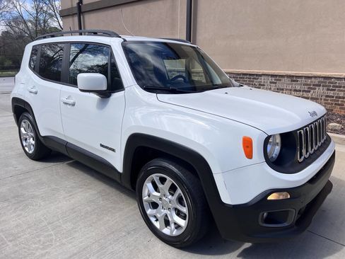 Used 2018 Jeep Renegade Latitude image 7
