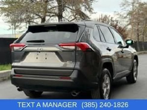 Used 2025 Toyota RAV4 XLE image 5