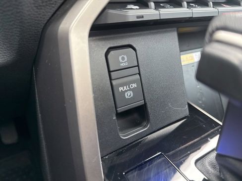 Used 2023 Toyota Tundra Limited image 33