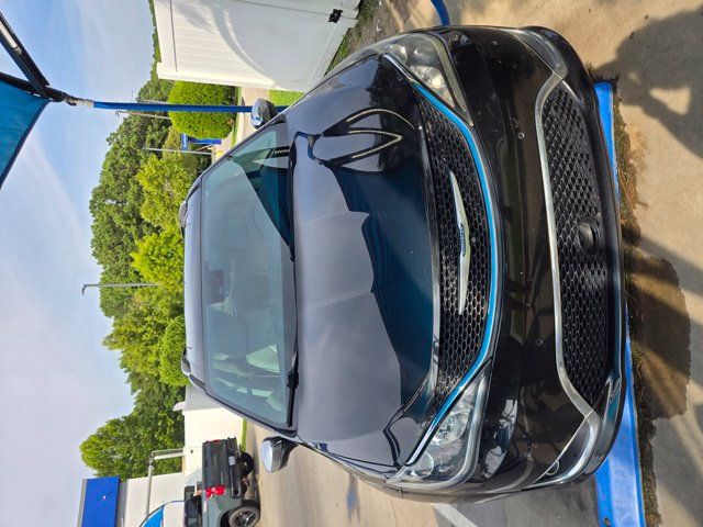 Used 2017 Chrysler Pacifica Limited FWD image 43