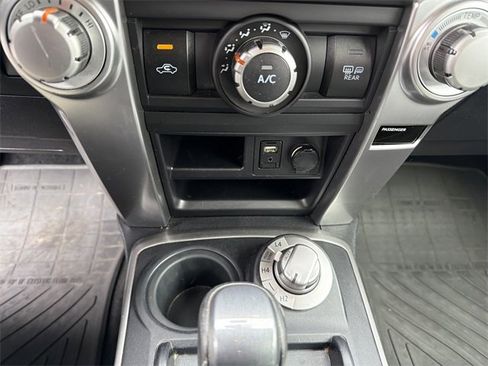 Used 2015 Toyota 4Runner Limited image 22