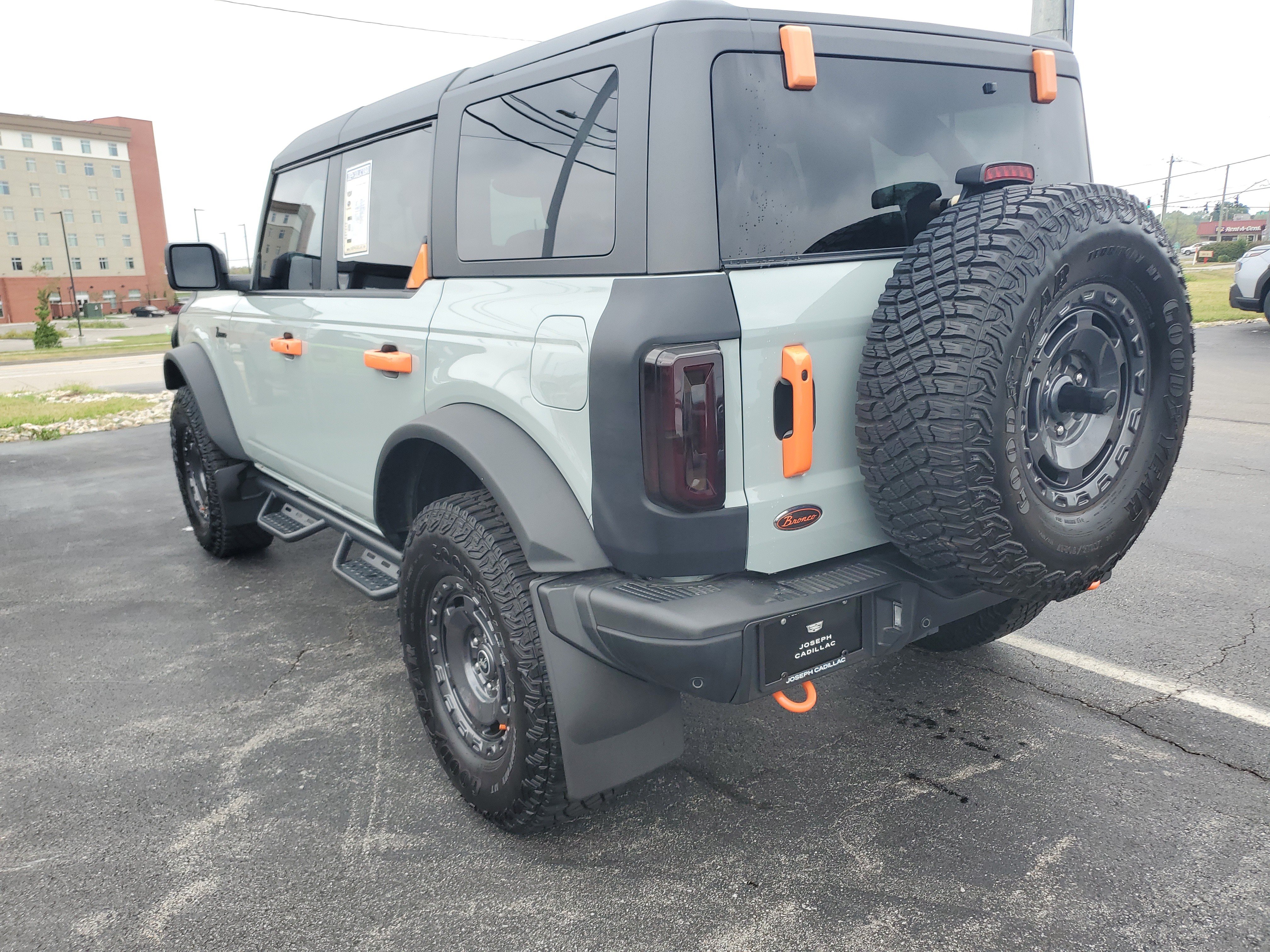 Used 2024 Ford Bronco Badlands AWD/4WD image 2