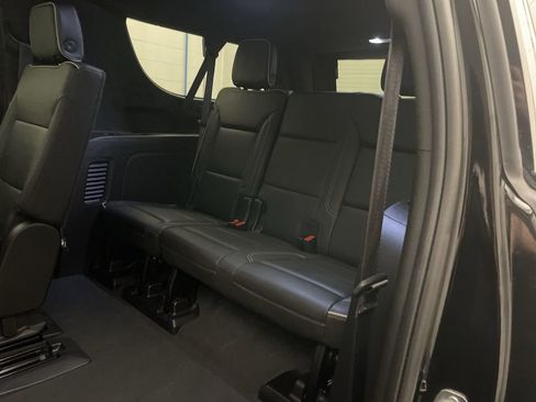 Used 2023 GMC Yukon XL SLT AWD/4WD image 33