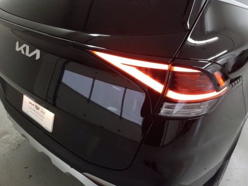 Certified 2024 Kia Sportage EX FWD image 11