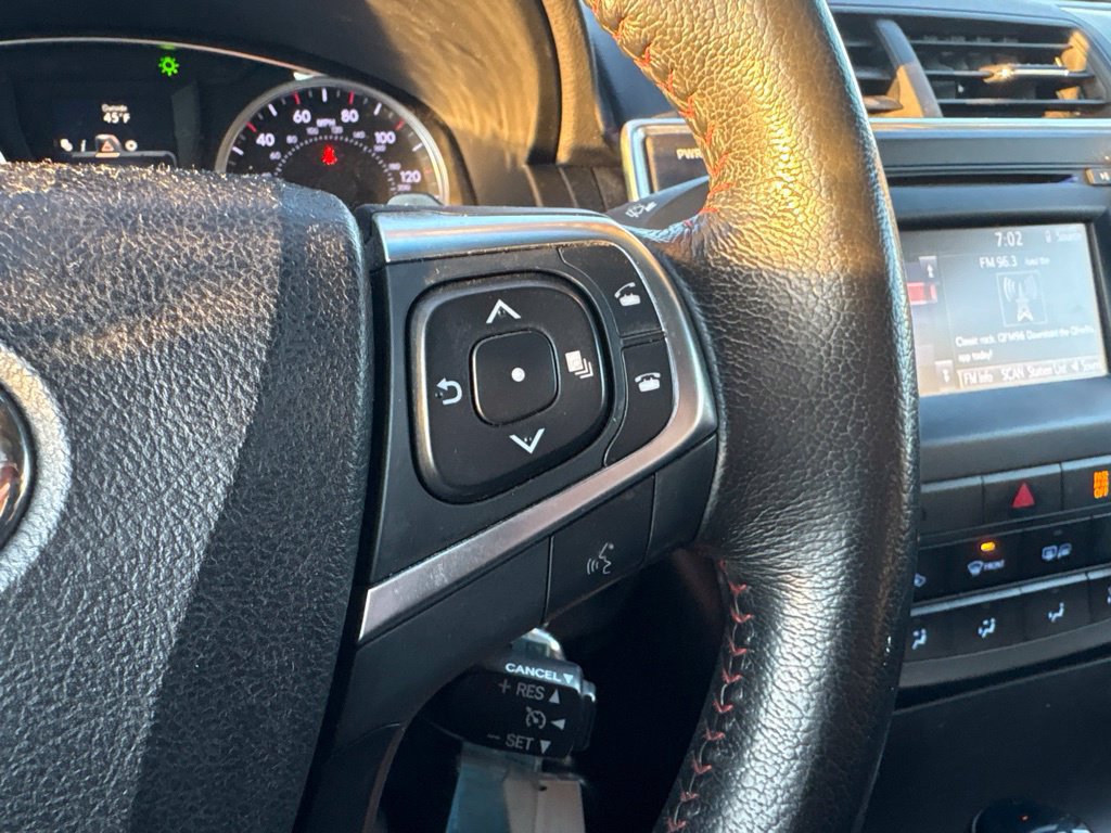 Used 2015 Toyota Camry SE w/ Moonroof Package FWD image 21