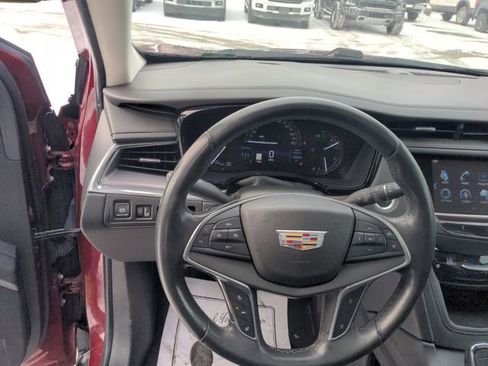 Used 2017 Cadillac XT5 Premium Luxury w/ LPO, Wheel Lock Package image 28