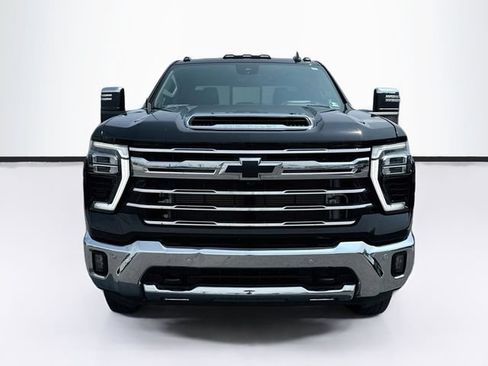 Used 2024 Chevrolet Silverado 3500 LTZ w/ LTZ Plus Package AWD/4WD image 2
