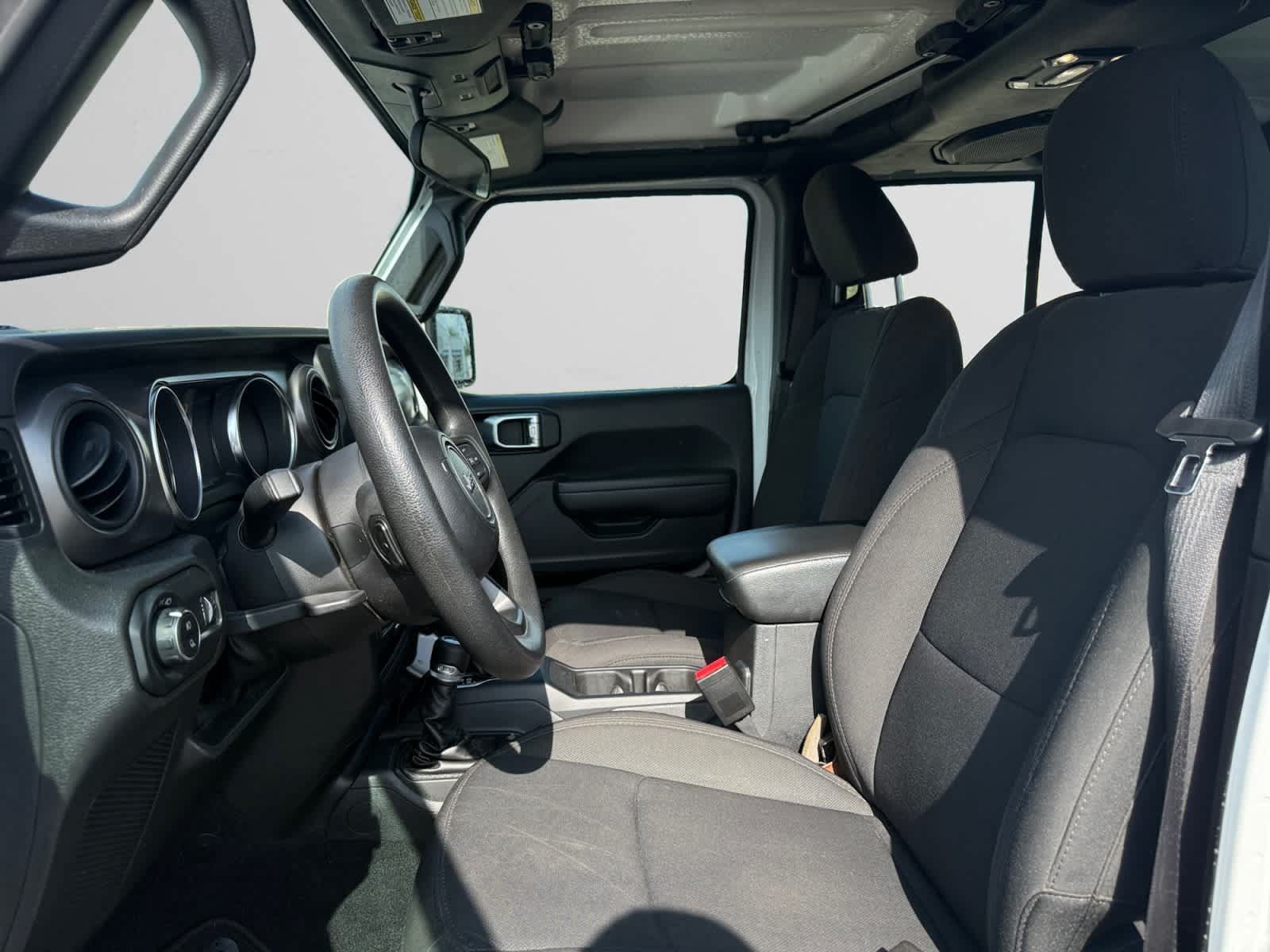 Used 2023 Jeep Gladiator Sport AWD/4WD image 6