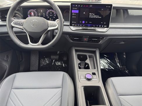 New 2026 Volkswagen Tiguan SE image 24