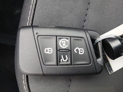 New 2026 Volkswagen Taos SE image 28