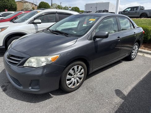 Used 2013 Toyota Corolla LE image 5